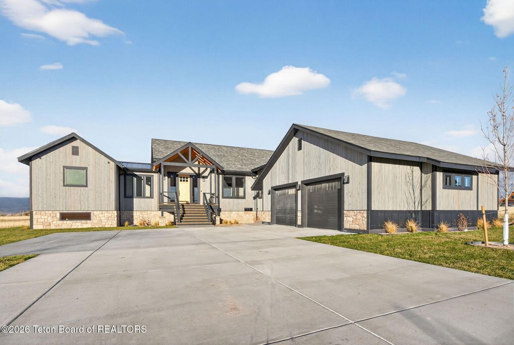 623 ROYAL ELK Circle, Victor, ID 83455