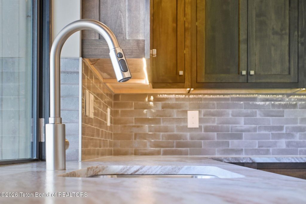 623 ROYAL ELK Circle, Victor, ID 83455 photo 17