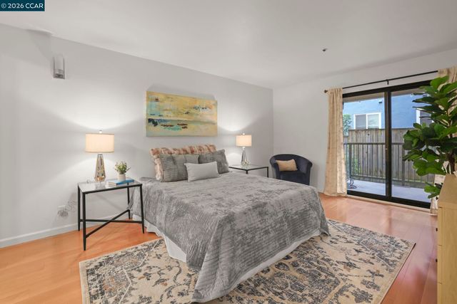 322 Hanover Ave 107, Oakland, CA 94606