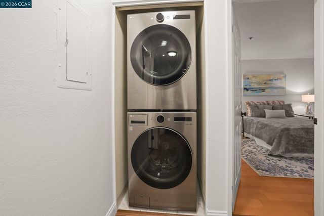 322 Hanover Ave 107, Oakland, CA 94606