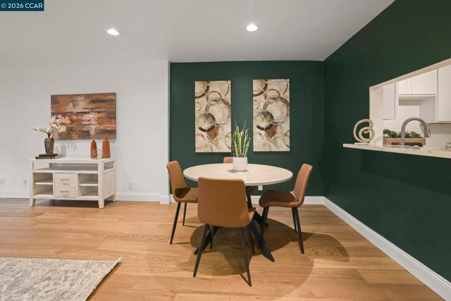 322 Hanover Ave 107, Oakland, CA 94606