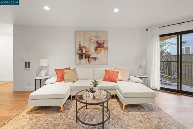 322 Hanover Ave 107, Oakland, CA 94606