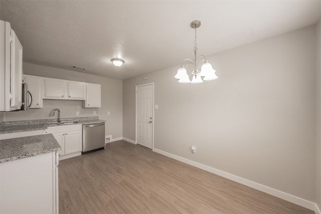 4140 Wilshire Boulevard, Dallas, TX 75241