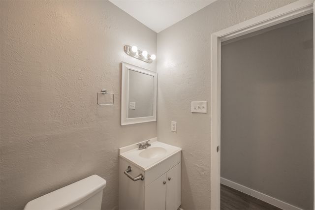 4140 Wilshire Boulevard, Dallas, TX 75241