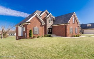 12615 Valley Pine Dr, Louisville, KY 40299