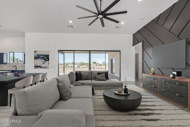 14902 W OBERLIN Way, Surprise, AZ 85387