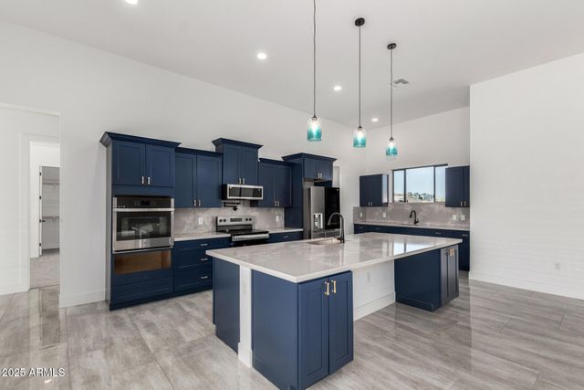 14902 W OBERLIN Way, Surprise, AZ 85387