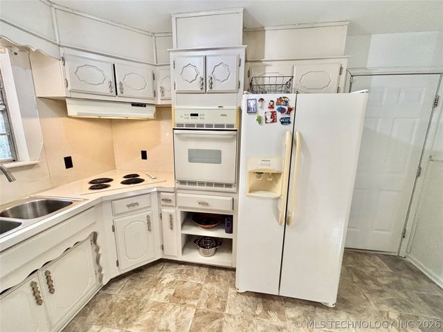 110 N Old State Hwy 2, Whitefield, OK 74472