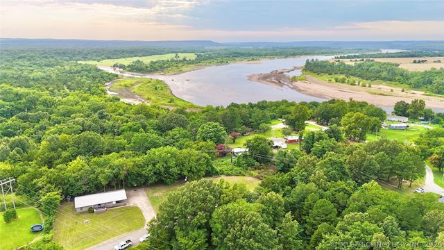 110 N Old State Hwy 2, Whitefield, OK 74472