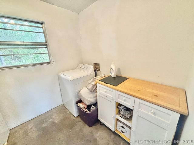 110 N Old State Hwy 2, Whitefield, OK 74472