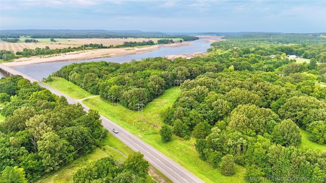 110 N Old State Hwy 2, Whitefield, OK 74472
