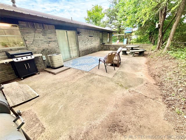 110 N Old State Hwy 2, Whitefield, OK 74472