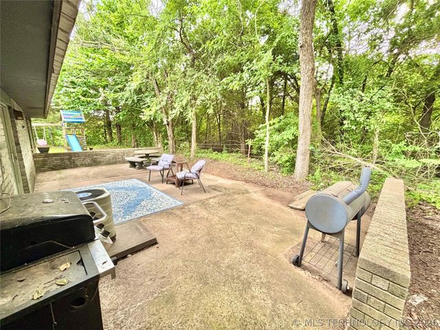 110 N Old State Hwy 2, Whitefield, OK 74472