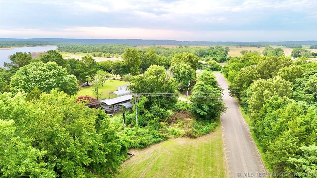 110 N Old State Hwy 2, Whitefield, OK 74472