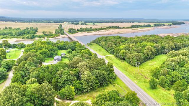 110 N Old State Hwy 2, Whitefield, OK 74472
