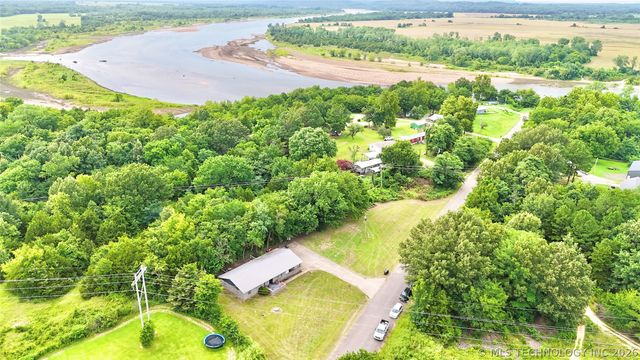 110 N Old State Hwy 2, Whitefield, OK 74472