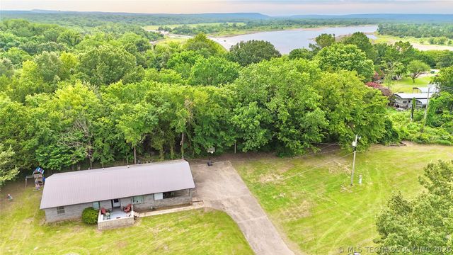 110 N Old State Hwy 2, Whitefield, OK 74472
