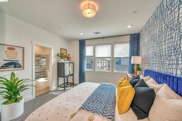 28929 Parkridge Loop 80, Hayward, CA 94544