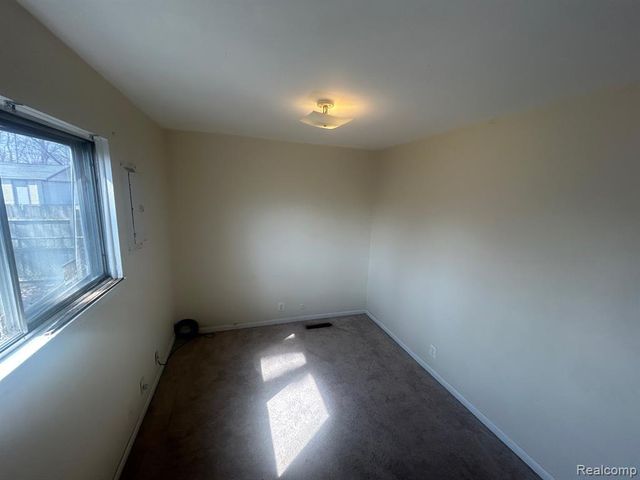 25651 Mcdonald Street, Dearborn Heights, MI 48125