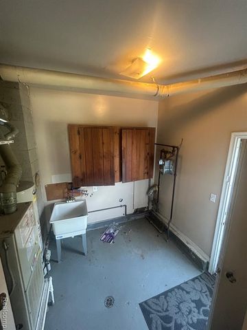 25651 Mcdonald Street, Dearborn Heights, MI 48125