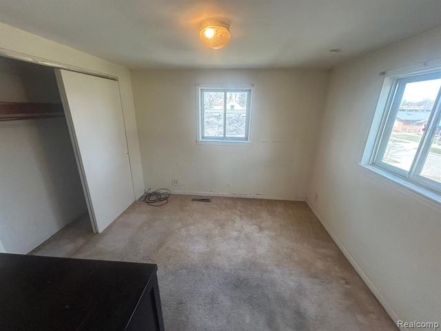 25651 Mcdonald Street, Dearborn Heights, MI 48125