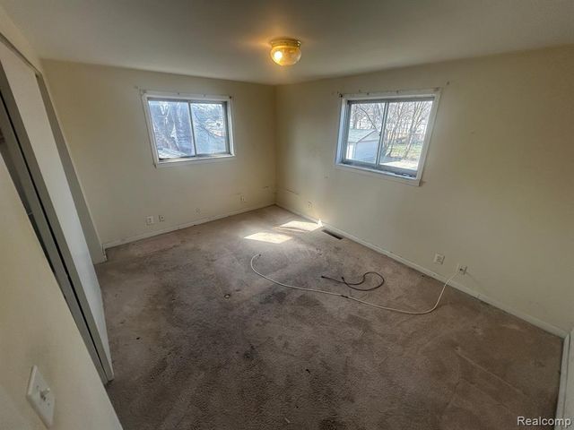 25651 Mcdonald Street, Dearborn Heights, MI 48125