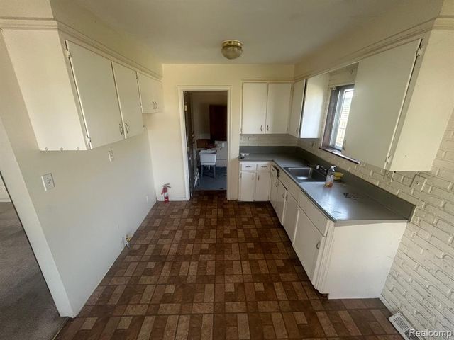 25651 Mcdonald Street, Dearborn Heights, MI 48125