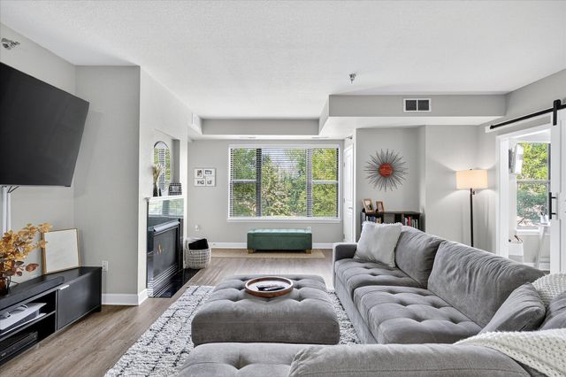 1155 Ford Road 203, Saint Louis Park, MN 55426