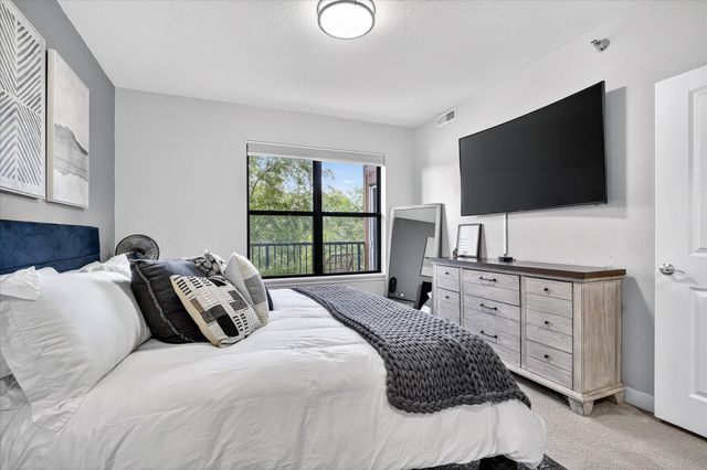 1155 Ford Road 203, Saint Louis Park, MN 55426