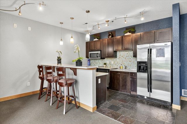 1155 Ford Road 203, Saint Louis Park, MN 55426