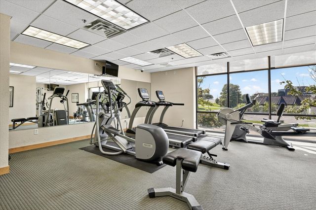 1155 Ford Road 203, Saint Louis Park, MN 55426