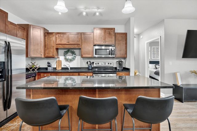 1155 Ford Road 203, Saint Louis Park, MN 55426