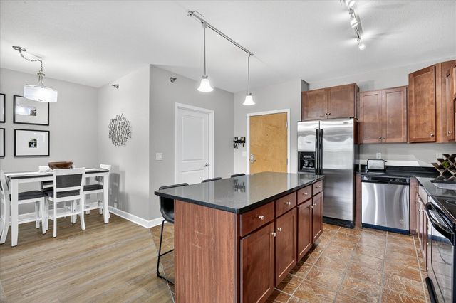 1155 Ford Road 203, Saint Louis Park, MN 55426