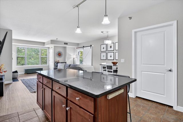 1155 Ford Road 203, Saint Louis Park, MN 55426