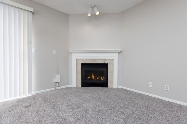 8042 N Elmwood Avenue, Kansas City, MO 64119