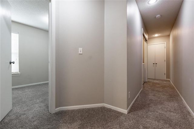 8042 N Elmwood Avenue, Kansas City, MO 64119