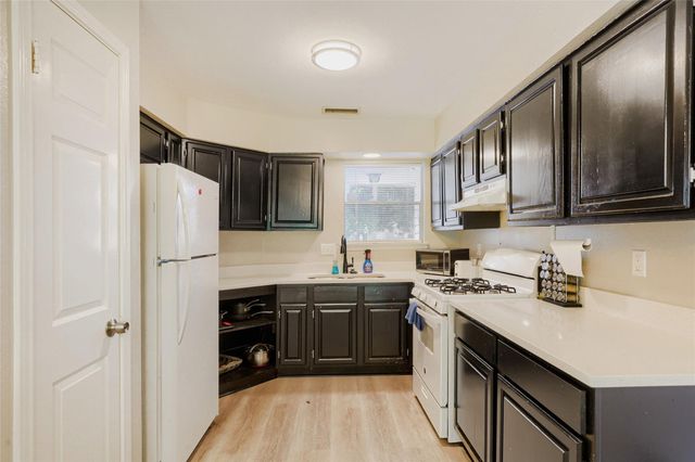 16402 Parkway DR, Pflugerville, TX 78660