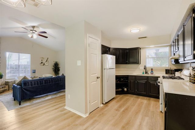 16402 Parkway DR, Pflugerville, TX 78660