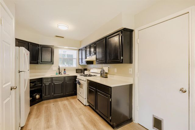 16402 Parkway DR, Pflugerville, TX 78660