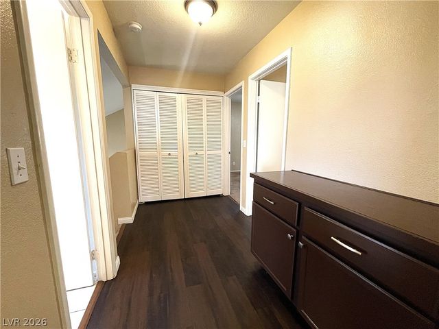 1420 Desert Hills Drive, Las Vegas, NV 89117