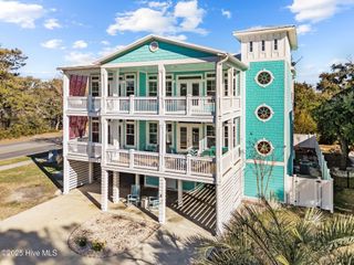 102 SE 68th Street, Oak Island, NC 28465