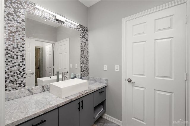 2464 Lady Palm Drive, Rio Grande City, TX 78582