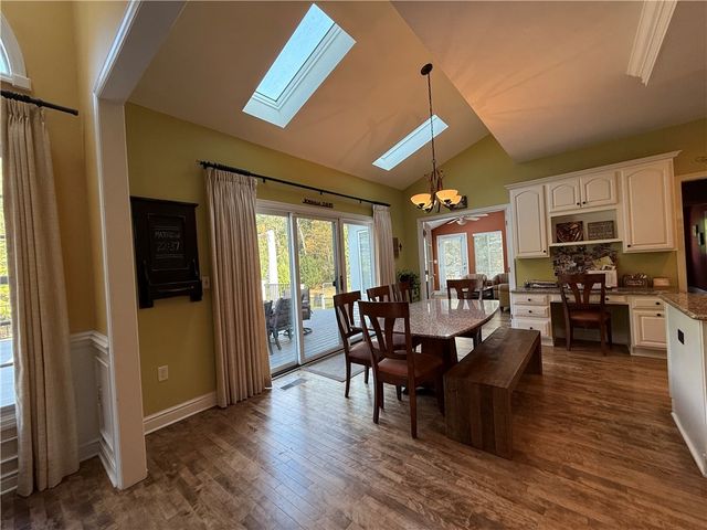 227 Edelweiss Dr, Mccandless, PA 15090