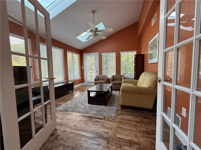 227 Edelweiss Dr, Mccandless, PA 15090