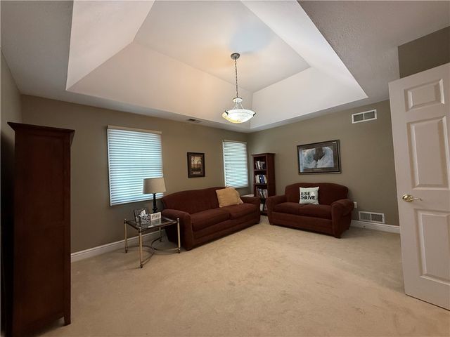 227 Edelweiss Dr, Mccandless, PA 15090