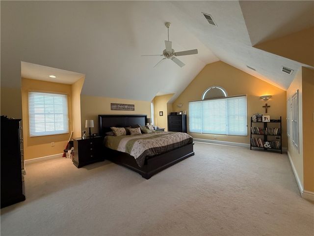 227 Edelweiss Dr, Mccandless, PA 15090