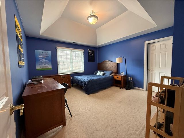 227 Edelweiss Dr, Mccandless, PA 15090