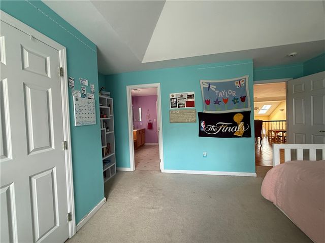 227 Edelweiss Dr, Mccandless, PA 15090