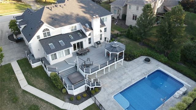 227 Edelweiss Dr, Mccandless, PA 15090