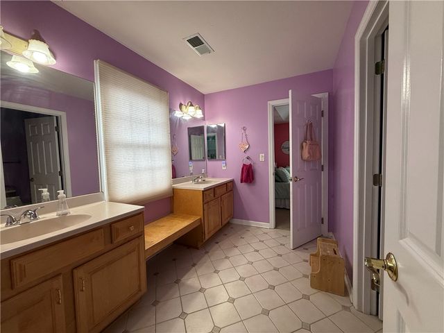 227 Edelweiss Dr, Mccandless, PA 15090